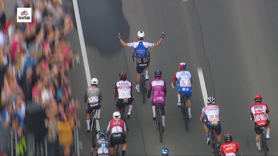 Giro d'Italia, 3ª tappa: Cavendish fa 160 in carriera