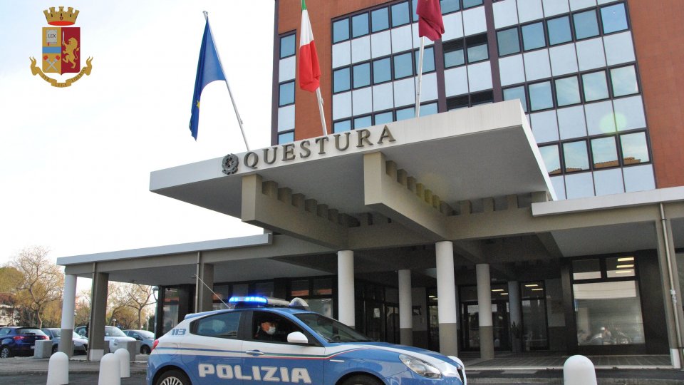 Occupazione abusiva di un hotel in viale Regina Elena: l’intervento del Nucleo sicurezza urbana della Polizia Locale con l’unità cinofila