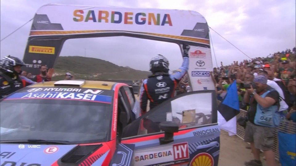 Rally Sardegna: vince Ott Tanak, quinto Rovampera