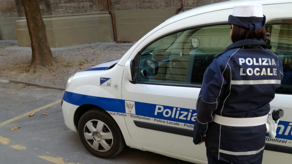 Contrasto allo spaccio di sostanze stupefacenti, l’arresto nel parco XXV Aprile da parte dalla Polizia Locale di Rimini