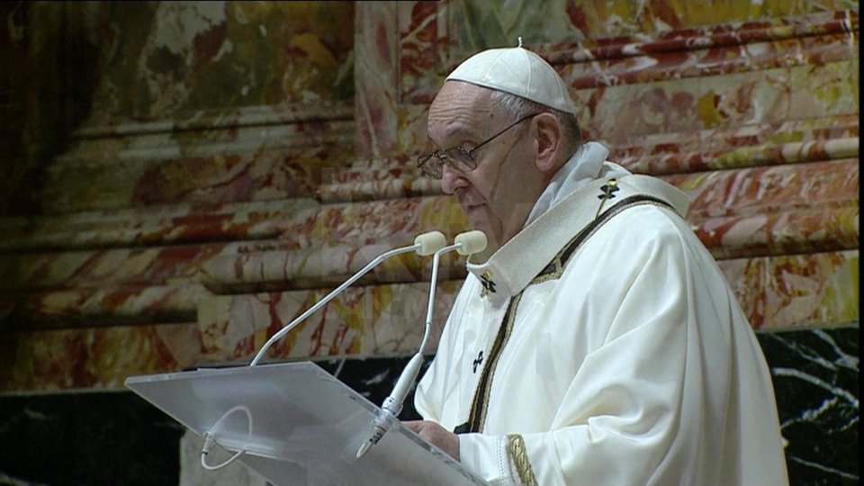 Papa Francesco: "Rinunciare? La porta è aperta ma non ci ho mai pensato"