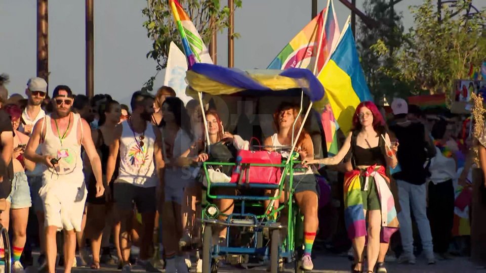 In foto un'immagine del Summer Pride di Rimini.