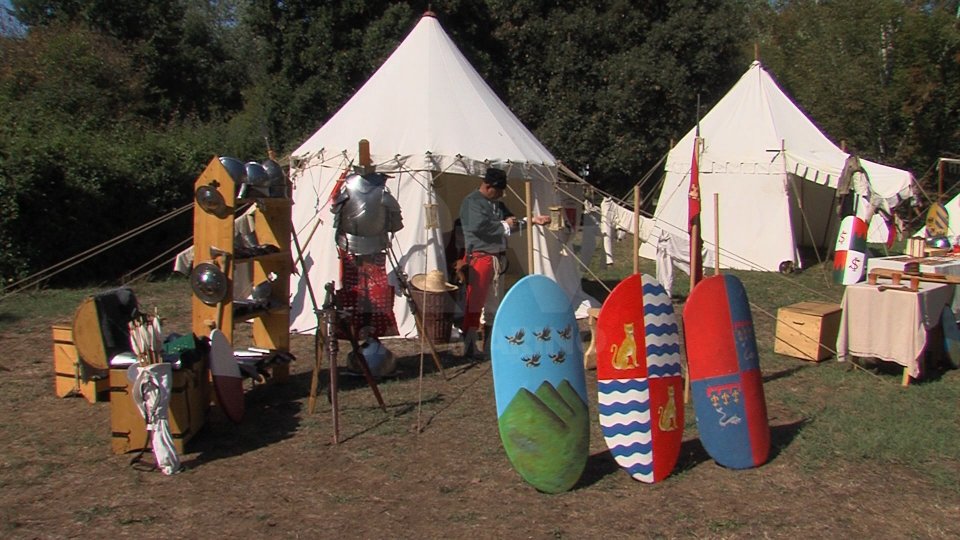 Quattrocentesca: a Dogana viaggio nel tempo nel medioevo con soldati, guardie e figuranti