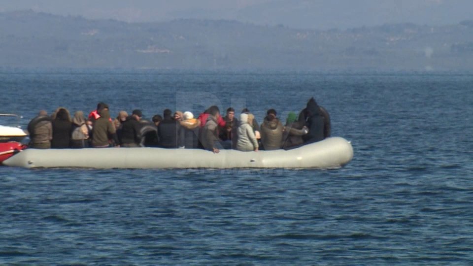 Migranti: stretta ministro Piantedosi, navi Ong fuori dai confini