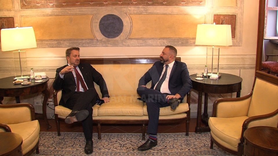 Il ministro del Lussemburgo, Xavier Bettel con il Segretario agli affari esteri Luca Beccari
