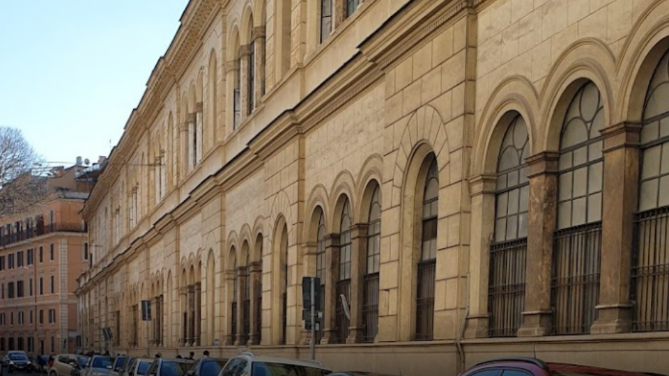 In foto: il Liceo Plinio Seniore di Roma. @google maps