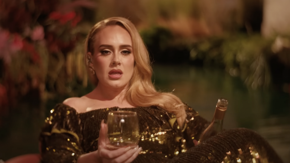 Il talento di Adele torna con “I Drink Wine”