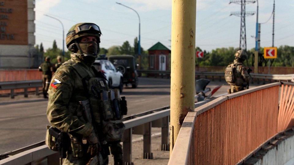 Svolta nella guerra in Ucraina, russi si ritirano da Kherson