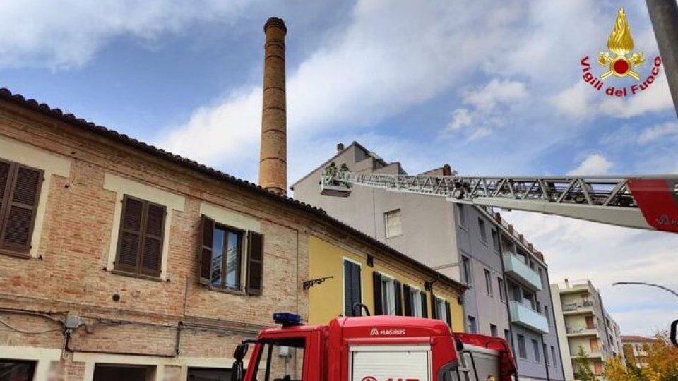 Terremoto a Pesaro, sgomberate 30 persone per una "torre" pericolante