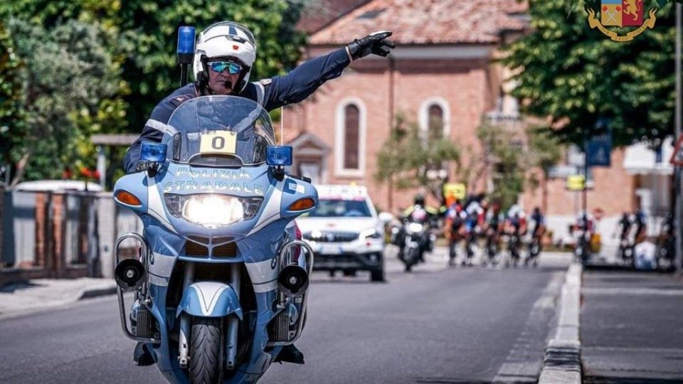Forlì: rischiano la morte in A14, Polizia salva due labrador e li riconsegna al padrone