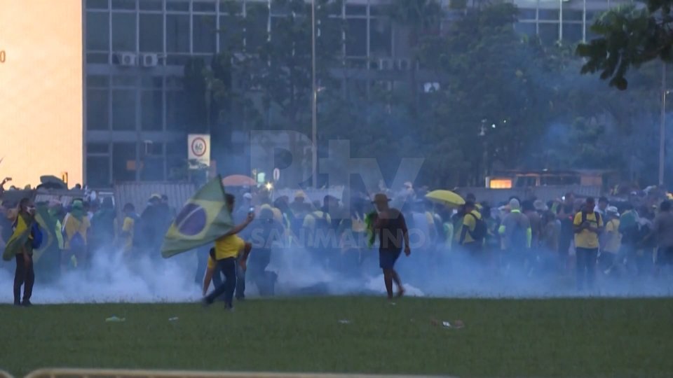 L'attacco dei “bolsonaristi” ai palazzi del potere di Brasilia