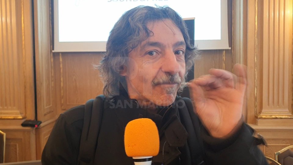 Nel video l'intervista di Michele Giardi a Faso, bassista 'Elio e le storie tese'.