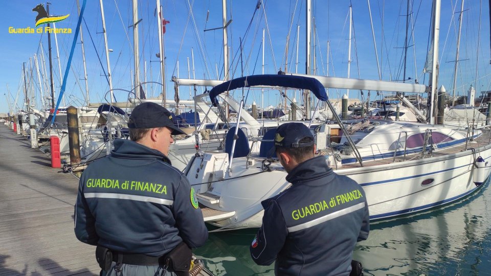 Gdf: noleggiavano barche irregolarmente, sanzionati 6 soggetti per 70mila euro
