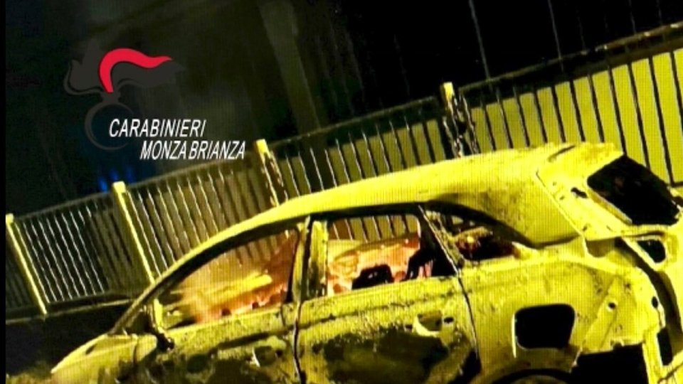 Il piromane di Rimini ha colpito anche in Brianza, ha incendiato 28 auto