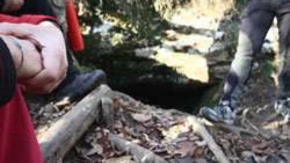 Tratta in salvo speleologa bloccata in grotta nel Bolognese