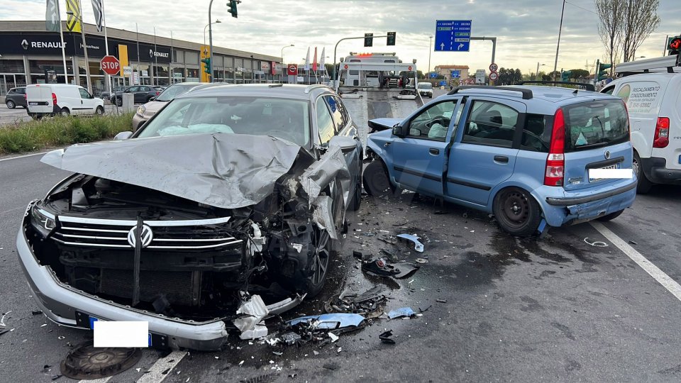 Incidente a Rimini: problemi al traffico [Fotogallery]
