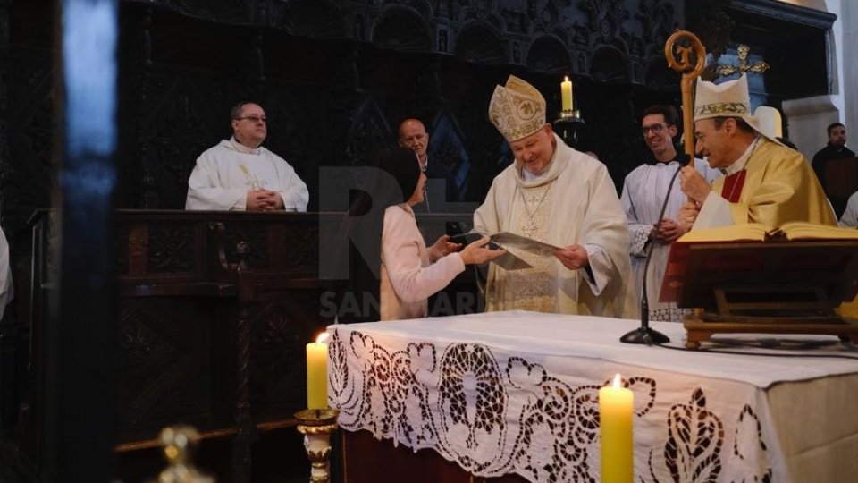 Vescovo Turazzi guida pellegrinaggio ad Arbe di 100 persone