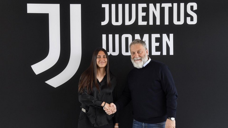 Chiara Beccari con il direttore generale Stefano Braghin della Juventus Women.