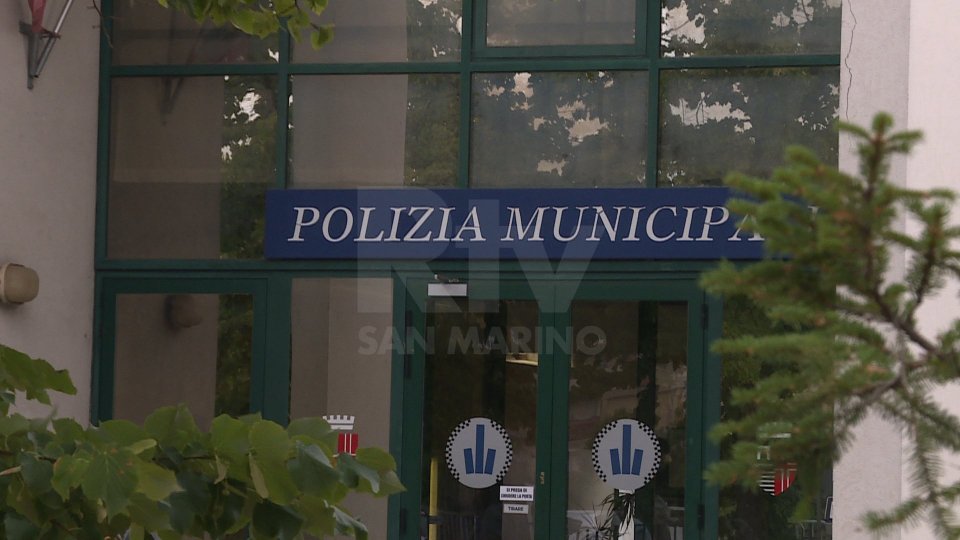 'Abusi e falsi', condannati otto vigili a Rimini