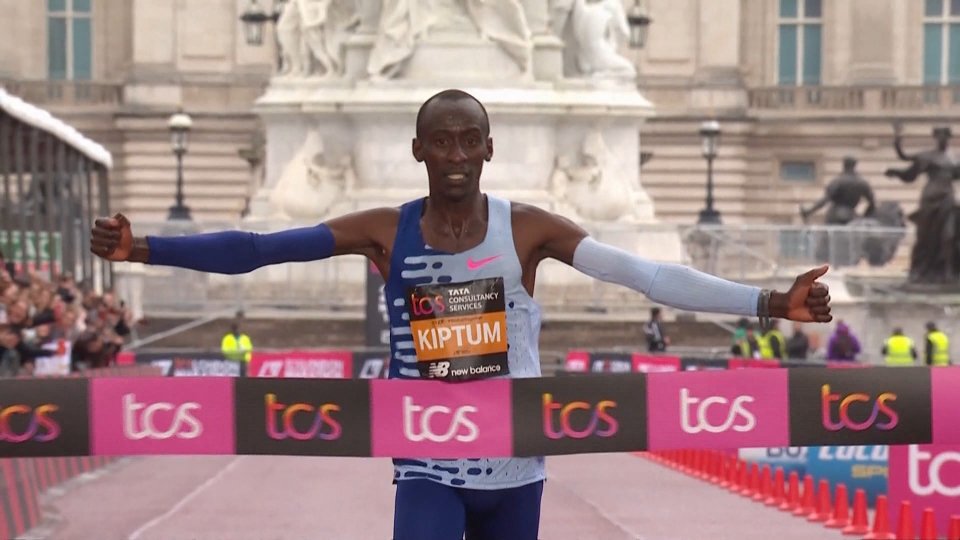 Maratona Londra, imprese d'oro per Kiptum e Hassan