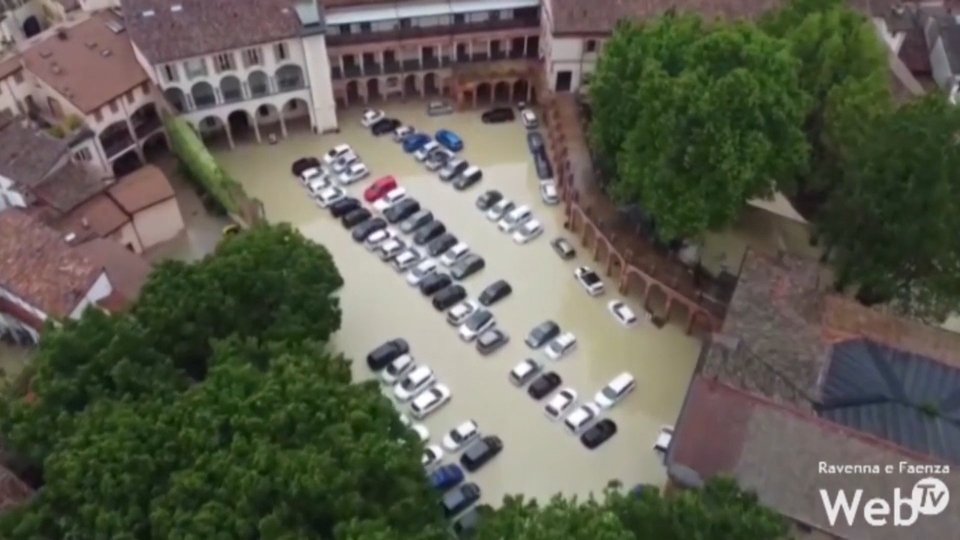 Alluvioni, il punto della Regione: "27mila persone senza elettricità. Danni per miliardi di euro"