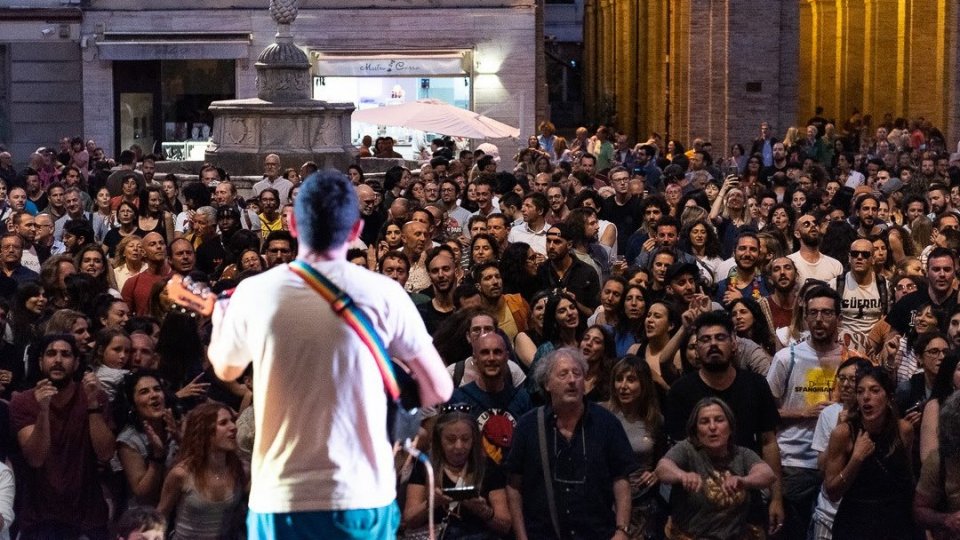 Sfanghiamola: 12mila euro durante il concerto di raccolta fondi per la Romagna allagata