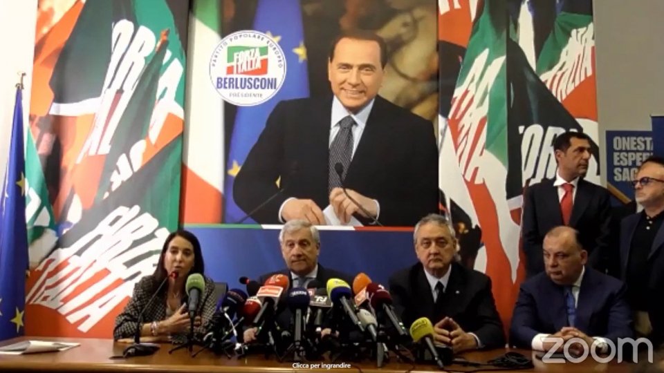 Tajani: "Andremo avanti, Berlusconi resta sempre il nostro leader"