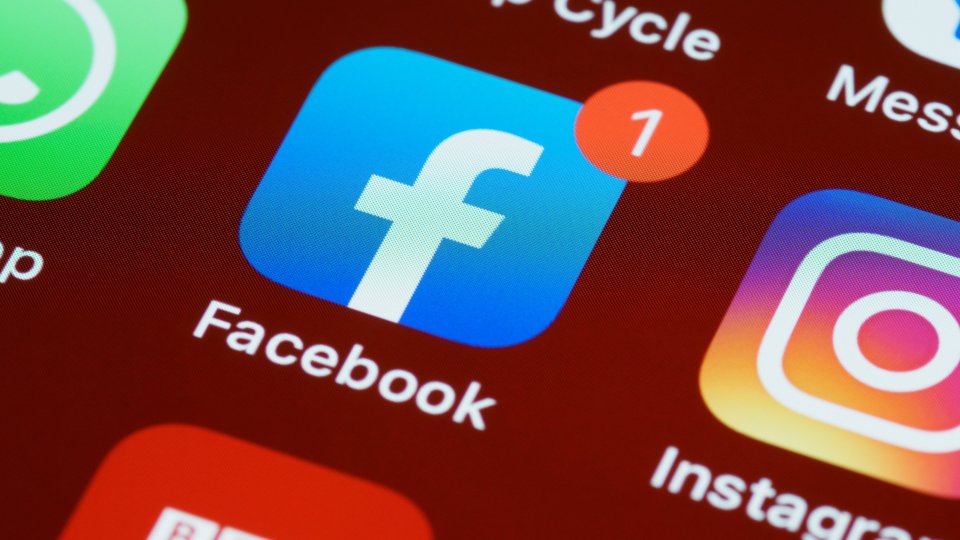 Facebook e Instagram: nuove opzioni per la tutela dei minori
