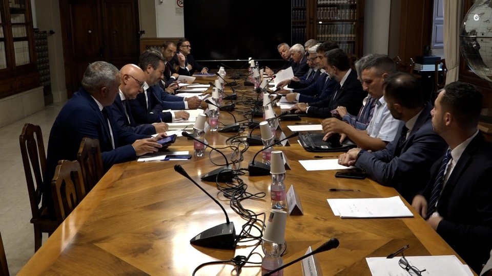 Un nuovo accordo e un tavolo tecnico per lo sviluppo dell’aeroporto di Rimini e San Marino al centro dell’incontro di ieri tra Beccari e Gatti e il Vice Ministro Bignami