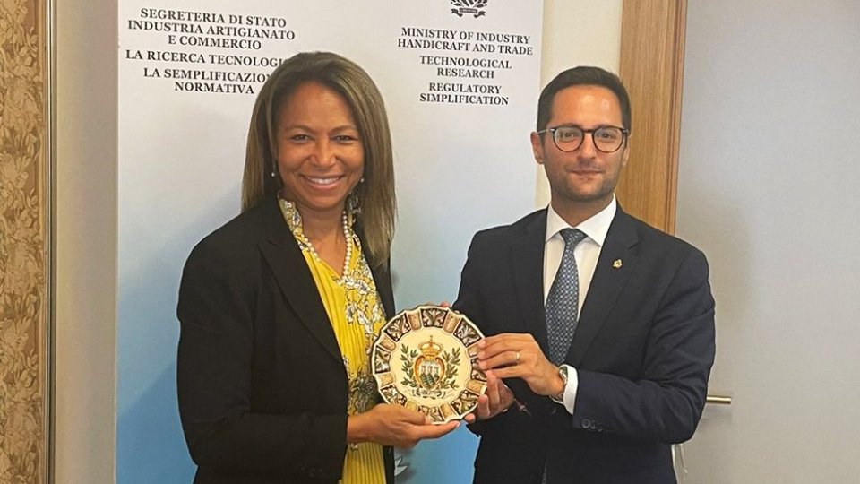 Il Segretario di Stato Fabio Righi incontra la Console USA Daniela Ballard