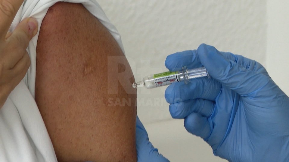 Influenza stagionale: il personale Iss sostiene la campagna e si vaccina in anteprima