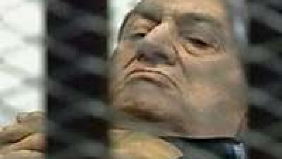 Egitto: corte libera Mubarak, ma resta in carcere
