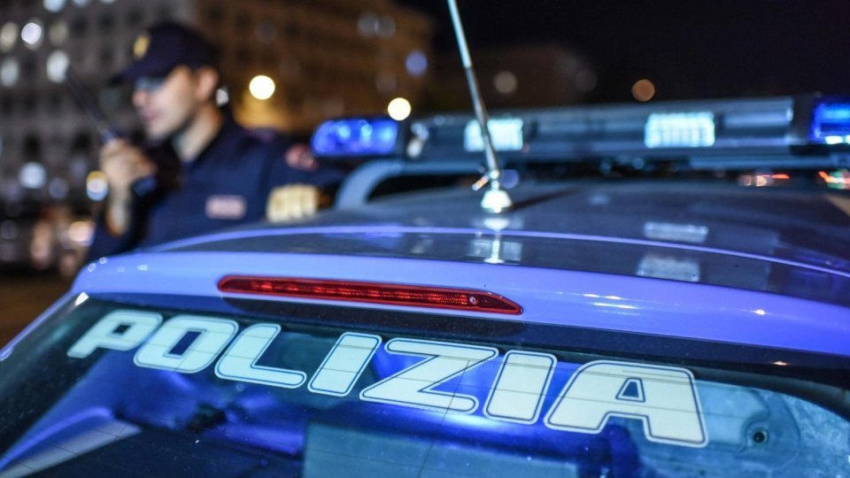 Rimini, trovato più volte alla guida con una patente falsa: denunciato