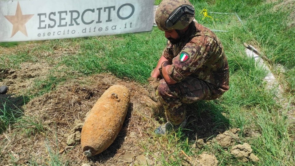 Esercito Italiano: Operazioni di bonifica di un ordigno bellico nella Repubblica di San Marino