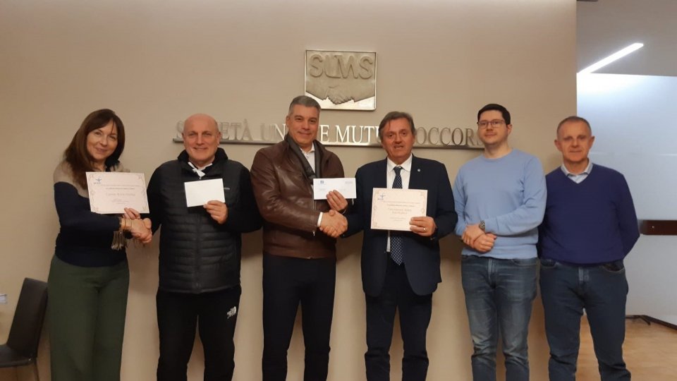 SUMS e Società Corale San Marino consegnano un contributo di beneficenza alla Fondazione Centro Anch’io