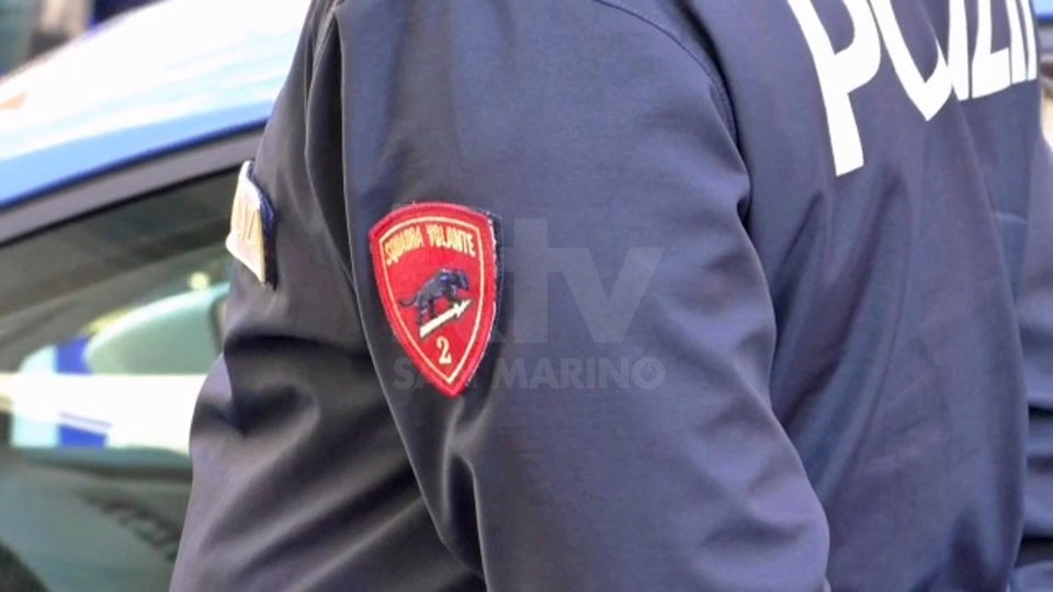 Si finge carabiniere e spilla 2.500 euro e gioielli a un'anziana, arrestato 20enne a Rimini
