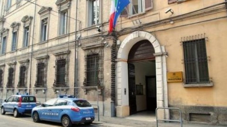 Forlì: con passamontagna e pistola finta per un addio al nubilato, denunciati per procurato allarme