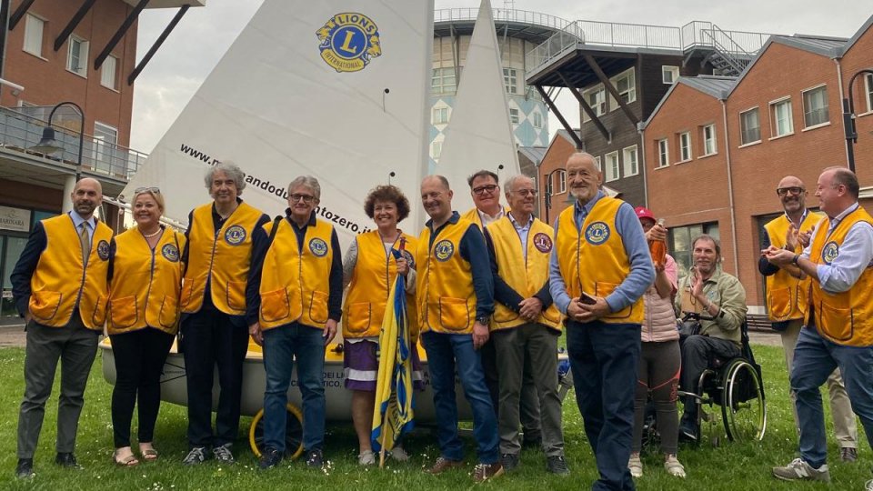 Donata dal Lions una imbarcazione all’associazione Marinando Ravenna