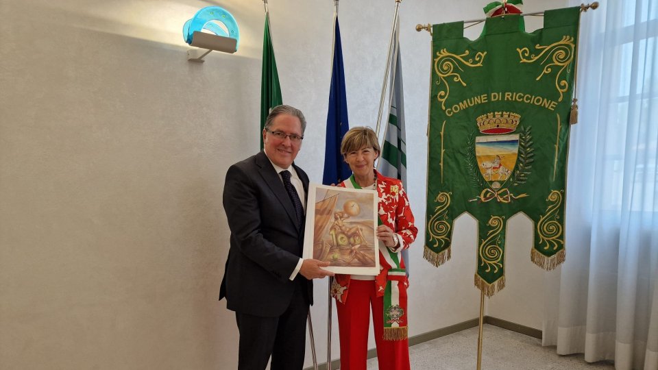L'ambasciatore Fabrizio Colaceci incontra la sindaca Daniela Angelini