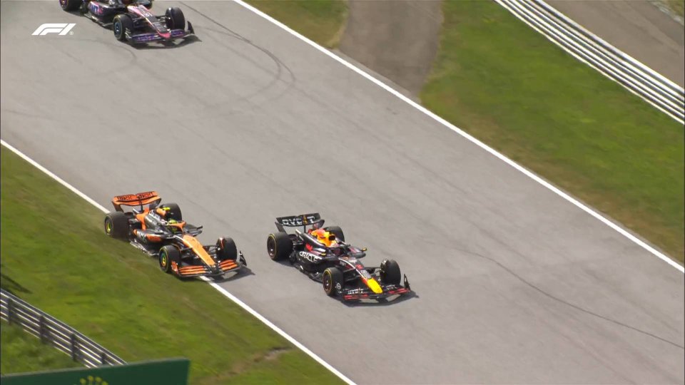 Il contatto fra Max Verstappen e Lando Norris (@Formula1)