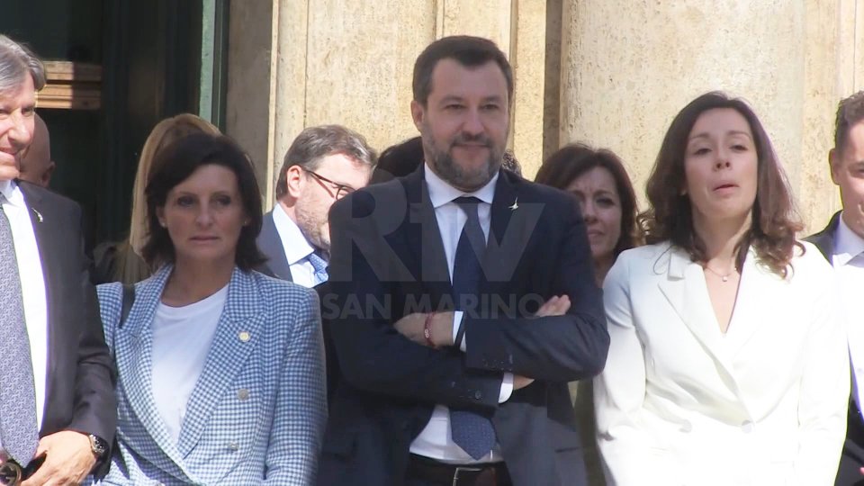 Al centro Matteo Salvini