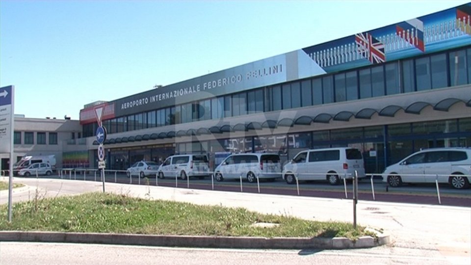 Aeroporto Fellini: crescono i passeggeri nei primi 6 mesi, più 23%