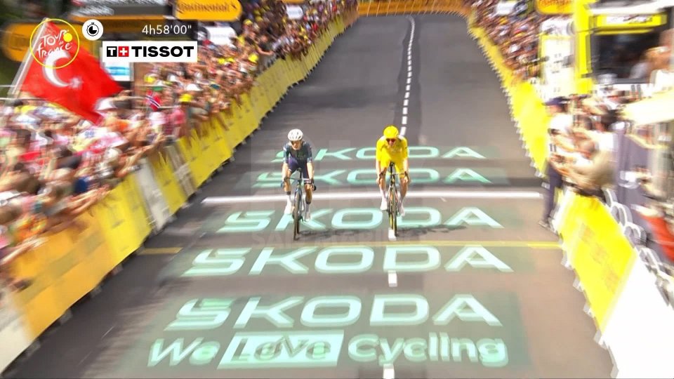 Tour de France, Vingegaard rimonta e batte Pogacar