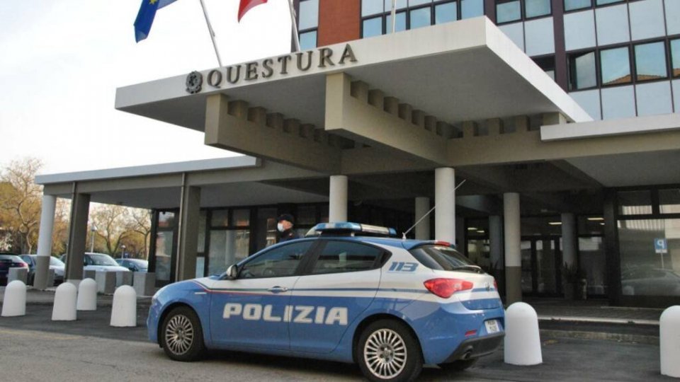 Rapina con un coltello un turista non udente, scoperto e arrestato