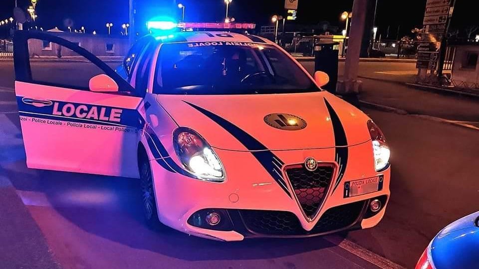 Riccione: 115 squadre della Polizia Locale per la settimana di ferragosto, ritirate 19 patenti