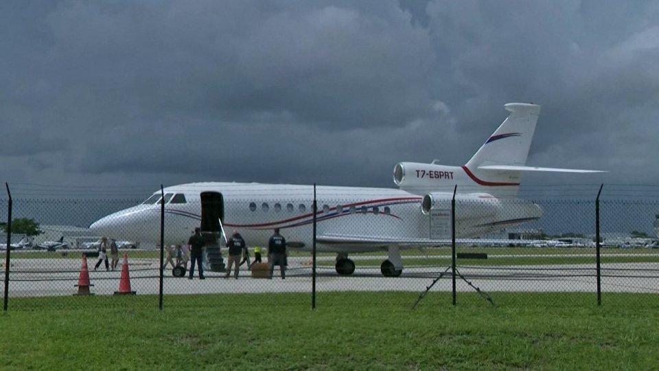 Usa sequestrano aereo presidenziale di Maduro, è registrato a San Marino