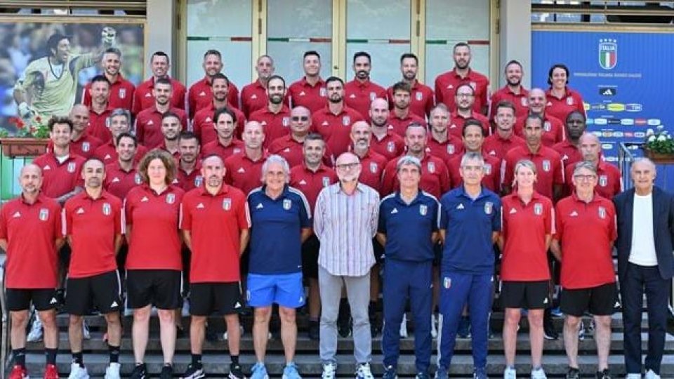 Stefano Cassani tra i diplomati UEFA A a Coverciano (foto: FIGC)