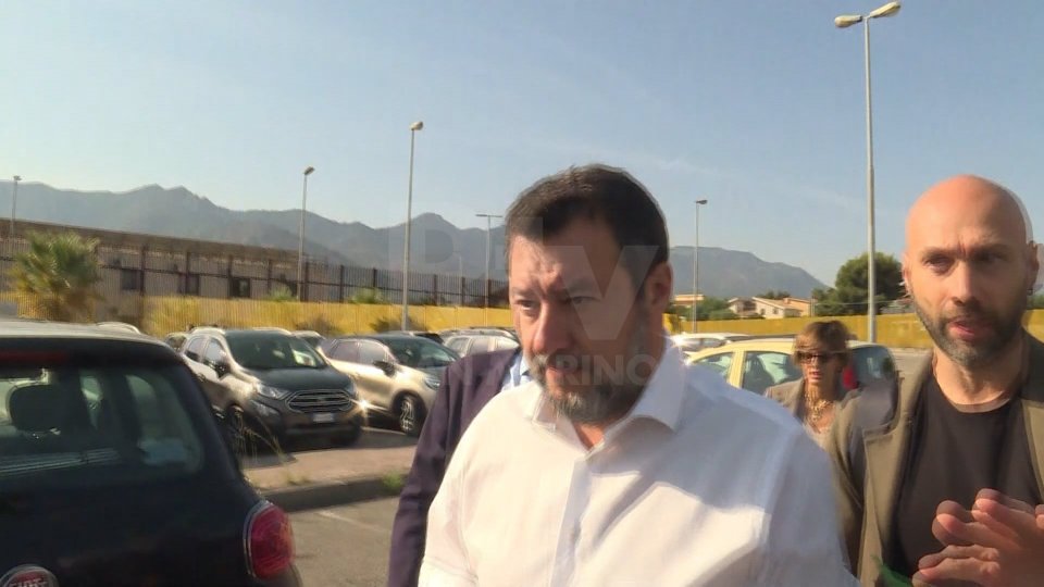 Nel video le interviste a Maurizio Gasparri, capogruppo senatori Forza Italia; Angelo Bonelli, deputato Alleanza Verdi-Sinistra, e l'intervento di Keir Starmer, primo ministro Regno Unito