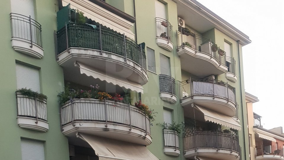 La palazzina di via del Ciclamino, a Rimini