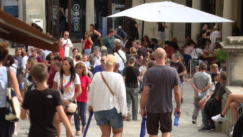 Lavoro povero, Csdl: "C'è chi, all'ora, prende meno di 10 euro lordi"